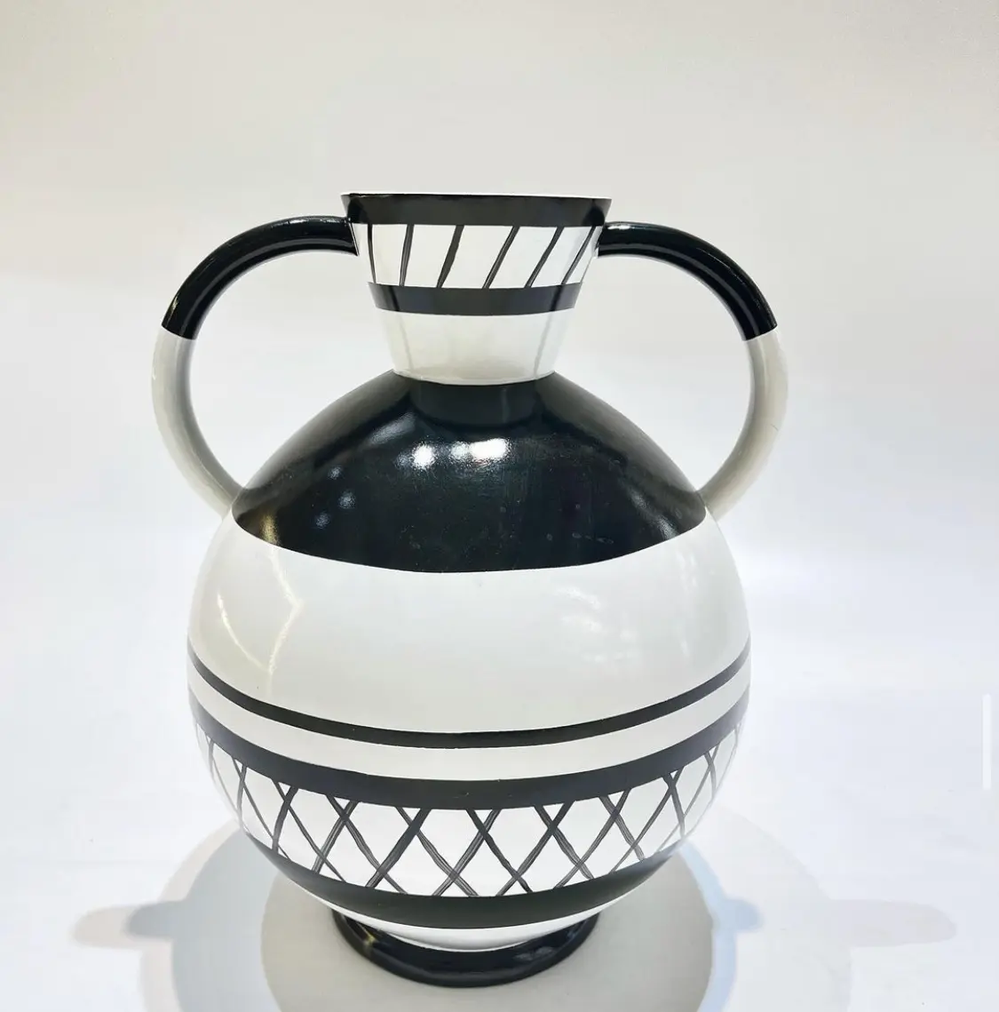 Black And White Vase — Handcrafted Export Product by NXTGENEXPORTS, Moradabad